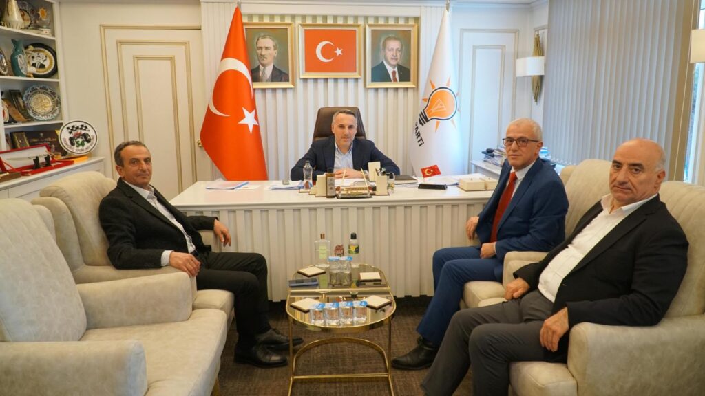 AK PARTİ Sakarya İl Başkanımız Sayın Yunus TEVER ve İl Başkan Yardımcısı Sayın Ömer ARSLAN’ı makamlarında ziyaret ettik.